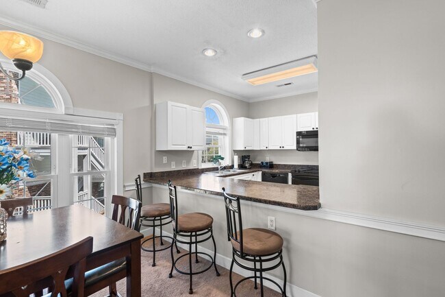 Building Photo - 686 Riverwalk Dr