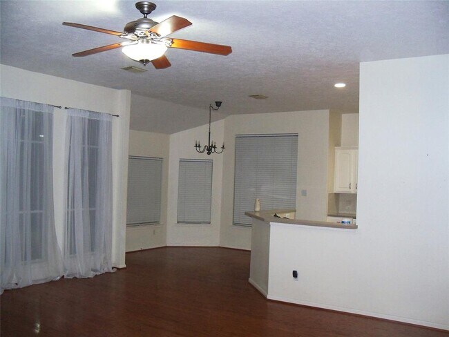 Building Photo - 6105 Jordan Dr