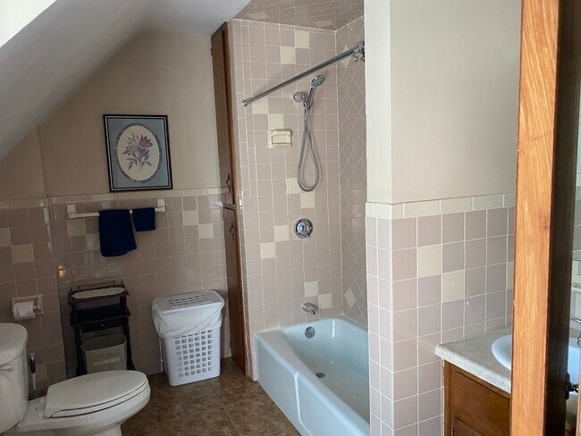 Building Photo - 83 S Main St