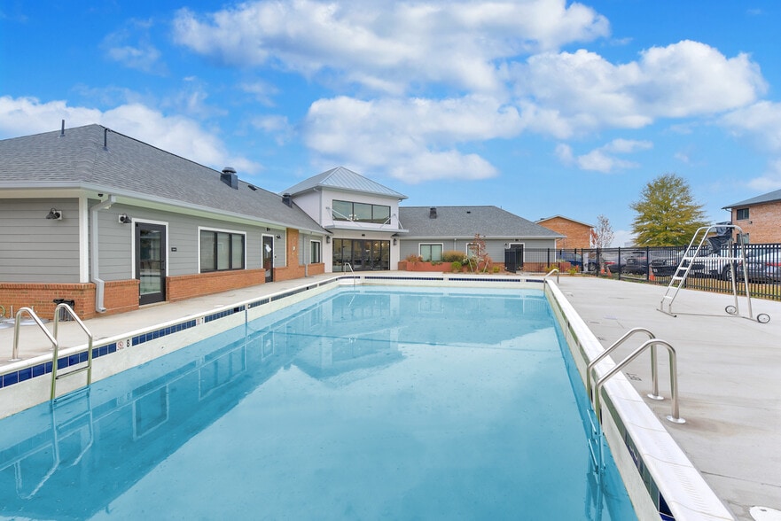 Building Photo - Acclaim at Alexandria