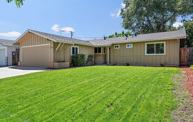 Building Photo - Remodeled 3BD/2BA Home with Award Winning Schools!