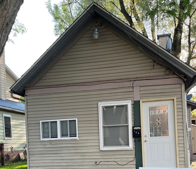 Primary Photo - 120 N State St