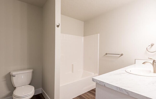 Building Photo - 305 Johnson Rd