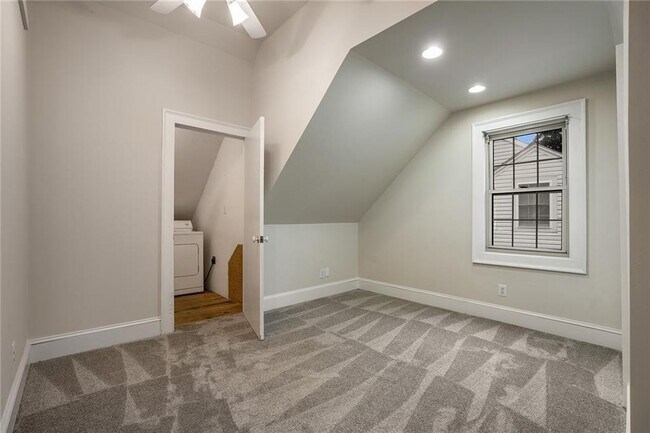 Building Photo - 2918 N Hills Dr NE