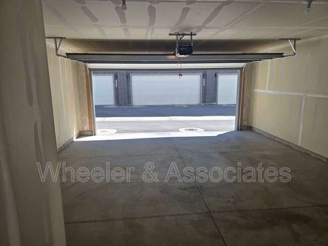 Building Photo - 442 E Depot St