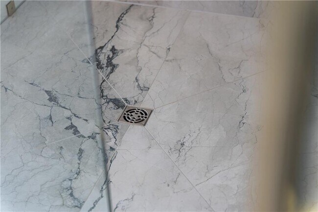 Building Photo - 407 Buford