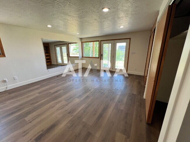 Building Photo - 270 2020 N