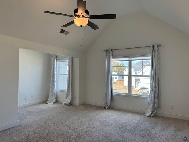 Building Photo - 805 Harley Farms Dr