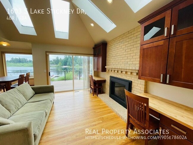 Building Photo - 1603 S Lake Stickney Dr