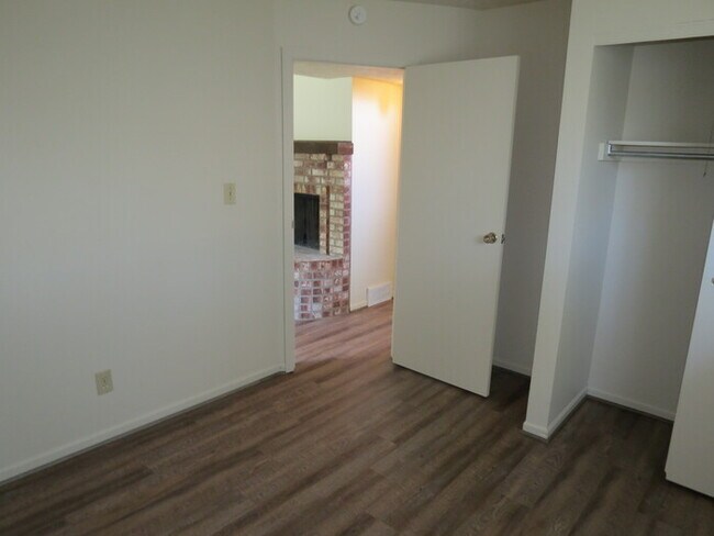Building Photo - new rental in reynoldsburg schools