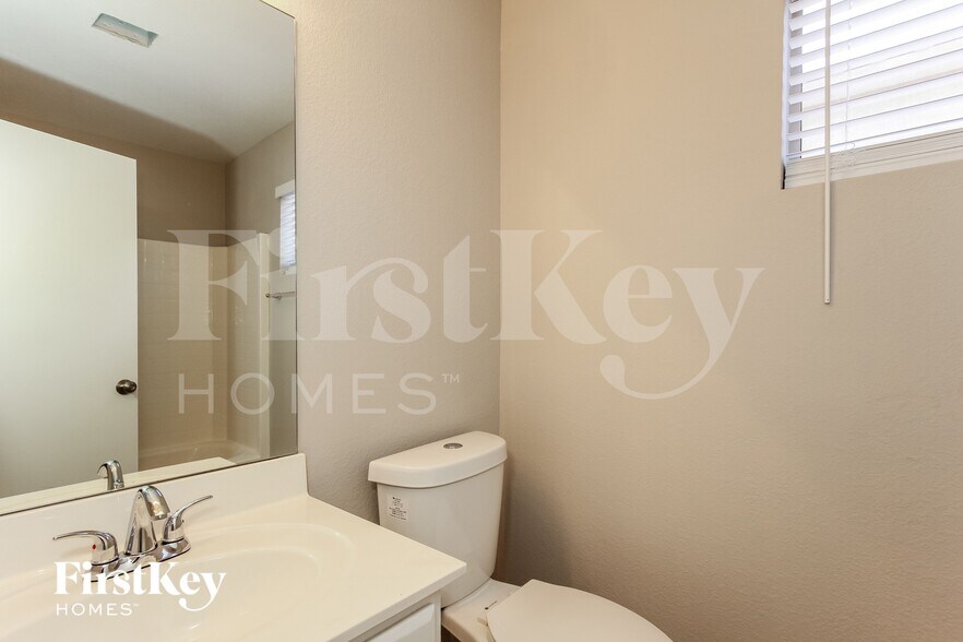 Building Photo - 7225 W Blackhawk Dr