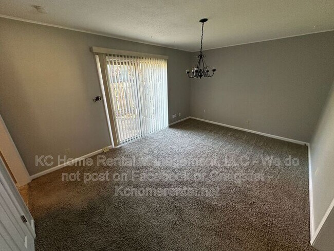 Building Photo - 9338 Bluejacket St