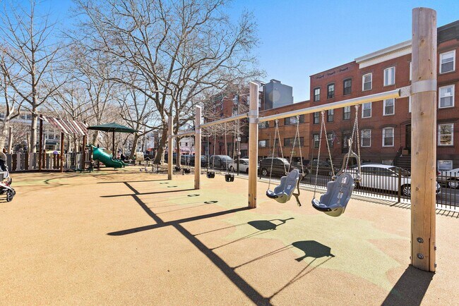 Building Photo - 259 4th St