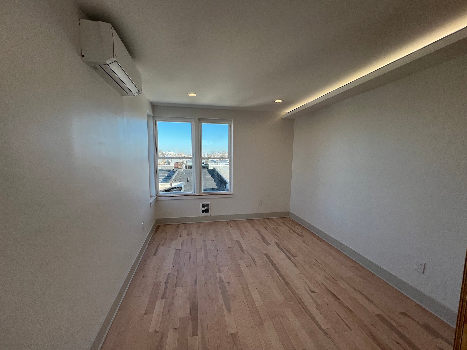 Building Photo - 2019 S Beechwood St