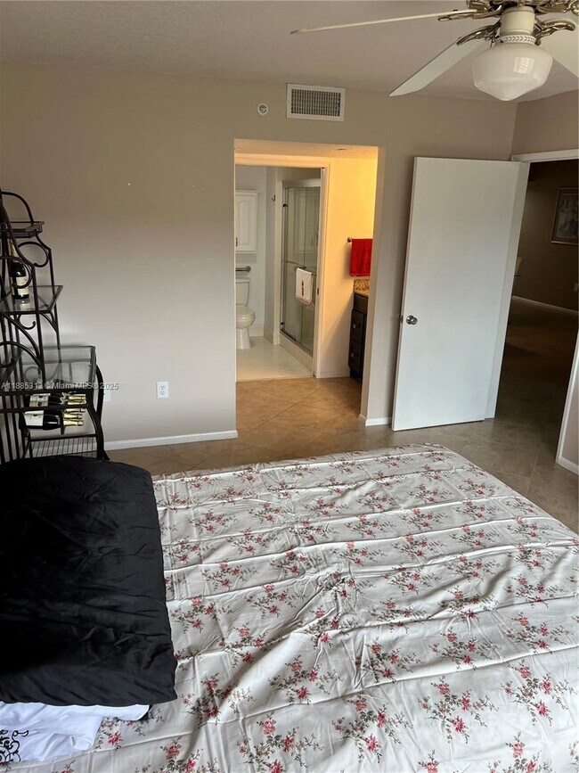 Building Photo - 12550 SW 15th St