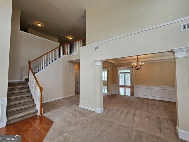 Building Photo - 3755 Long Lake Dr