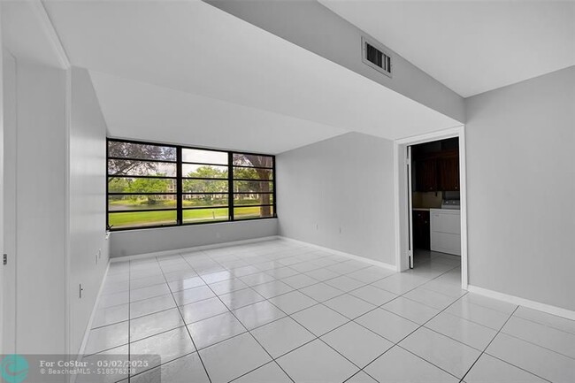 Building Photo - 1713 Whitehall Dr
