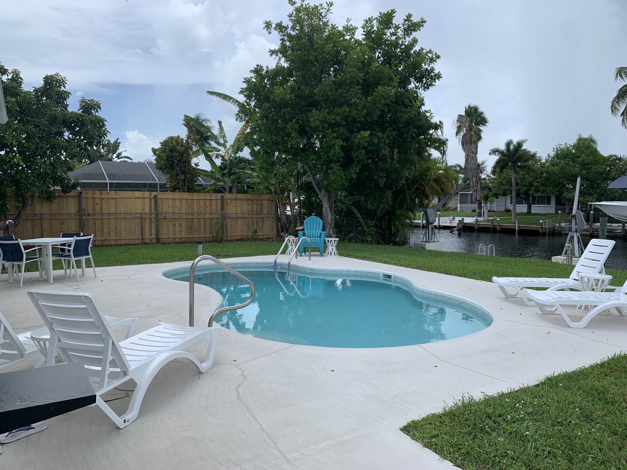 Building Photo - 5330 Bayshore Ave