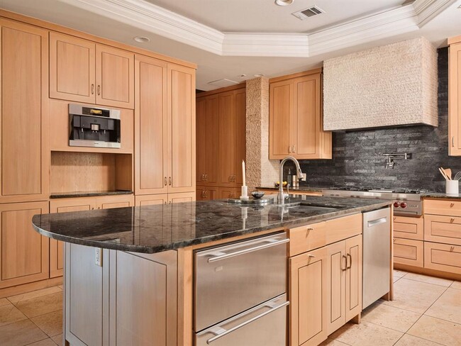 Building Photo - 2705 Island Ledge Cove
