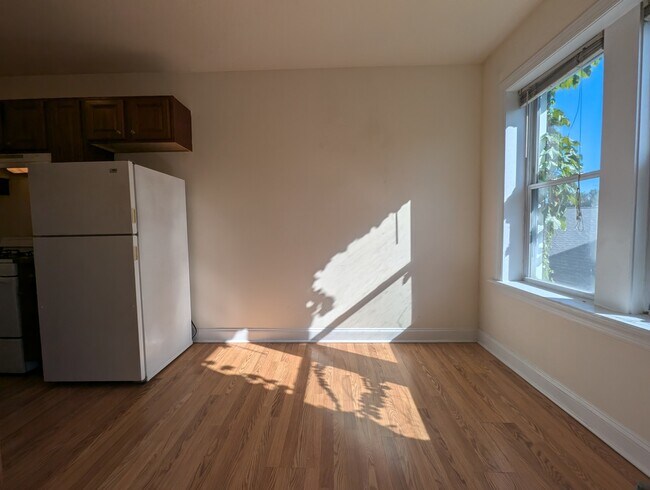 Building Photo - 2600 N Kimball Ave