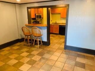 Dining room - 146 W Main St