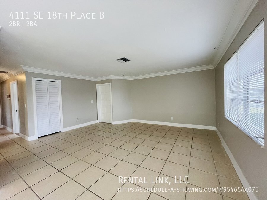 Building Photo - 4111 SE 18th Pl