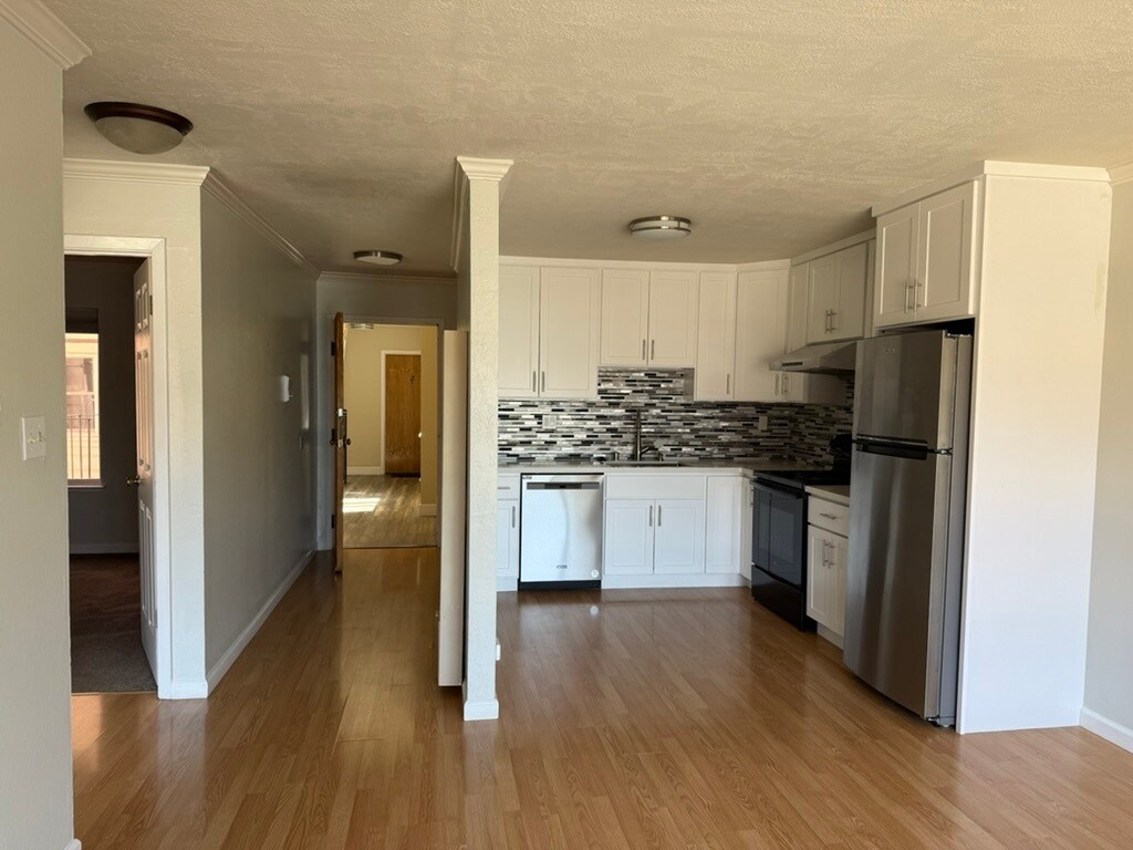 kitchen from living room view - 409 Kirkham St