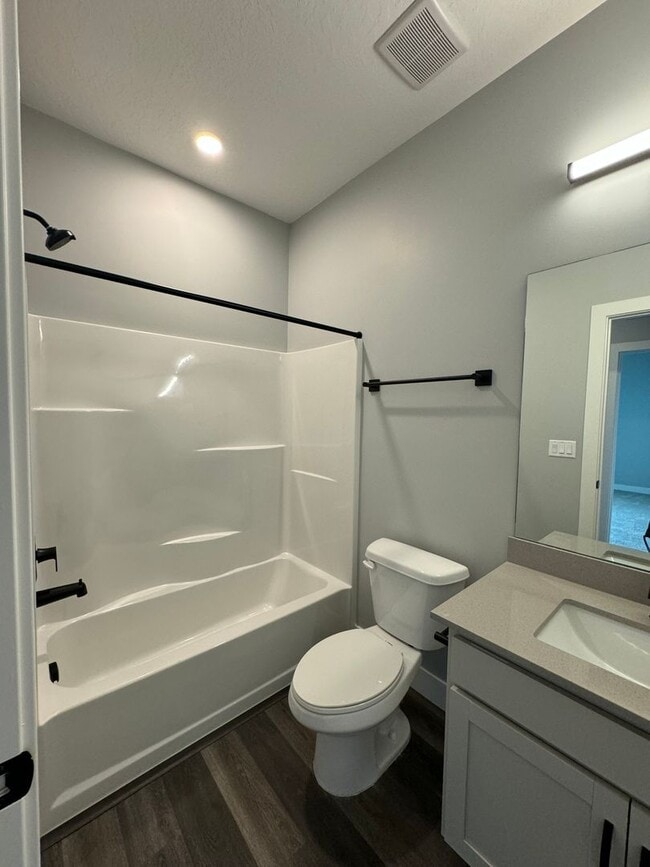 Building Photo - Brand new Townhome in Daybreak!