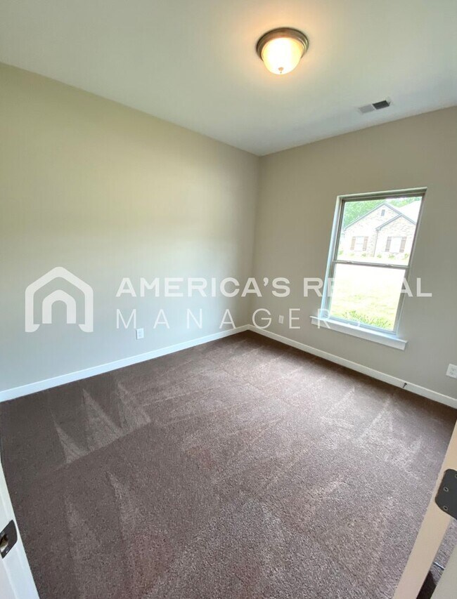 Building Photo - DEPOSIT PENDING! Home for Rent in Clanton,...