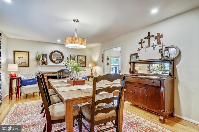 Building Photo - 1048 Dalebrook Dr