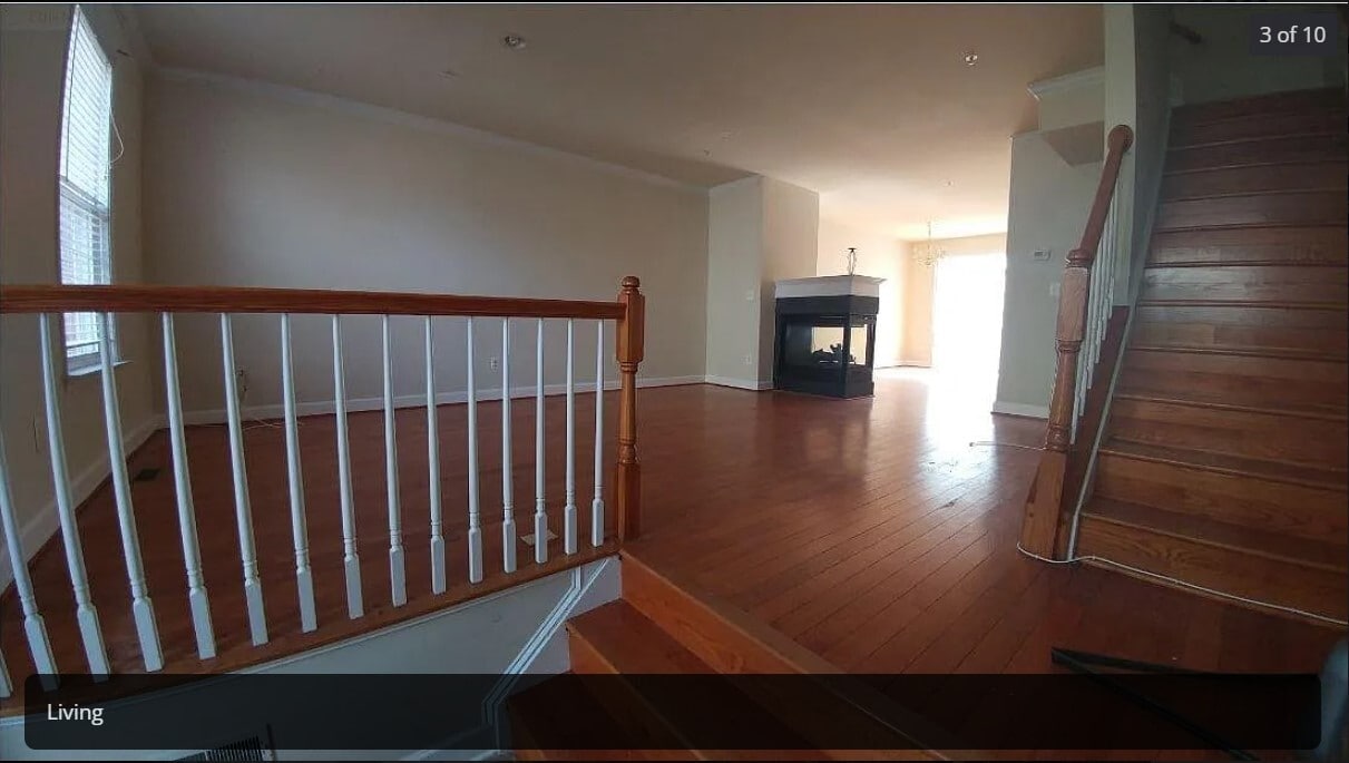 LIVING - 511 Pelican Ave