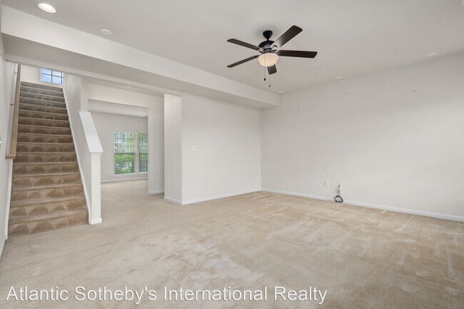 Building Photo - 4 br, 2.5 bath House - 359 Spring Hill Place
