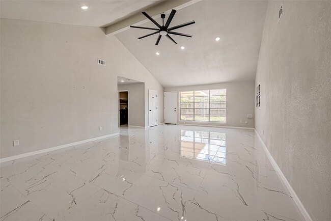 Building Photo - 12055 Fairpoint Dr
