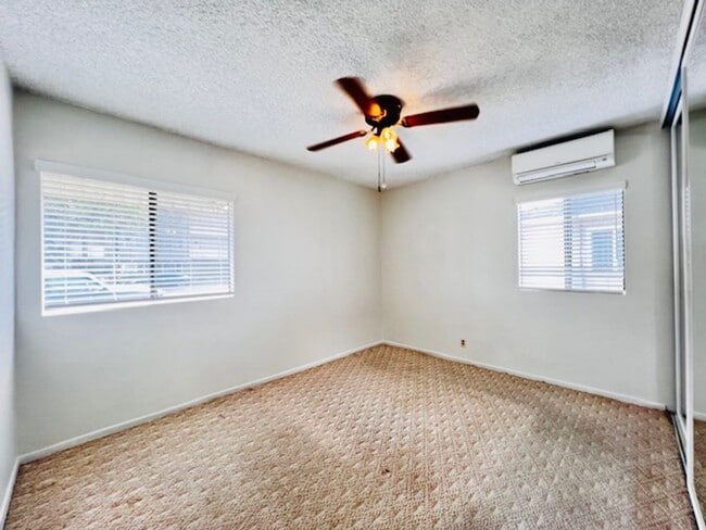 Building Photo - Spacious 2 bedroom 1 bath house for rent with large Garage & off st. parking