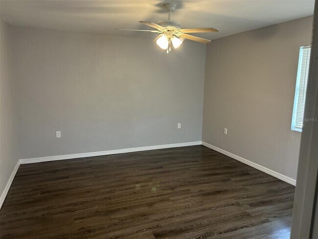 Building Photo - 4491 Crestwood Dr N