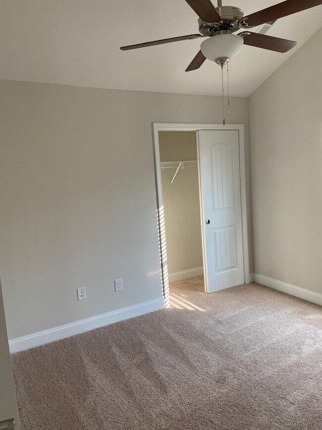 Building Photo - 1020 Belsole Pl