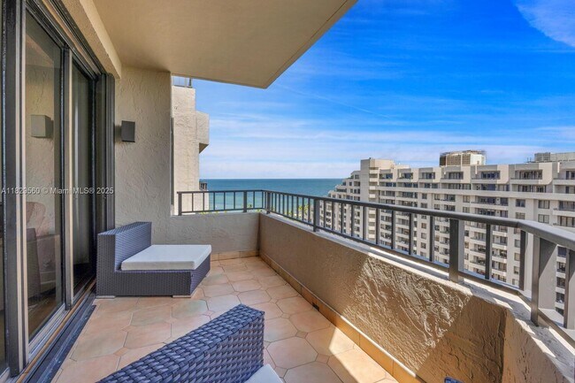 Building Photo - 251 Crandon Blvd