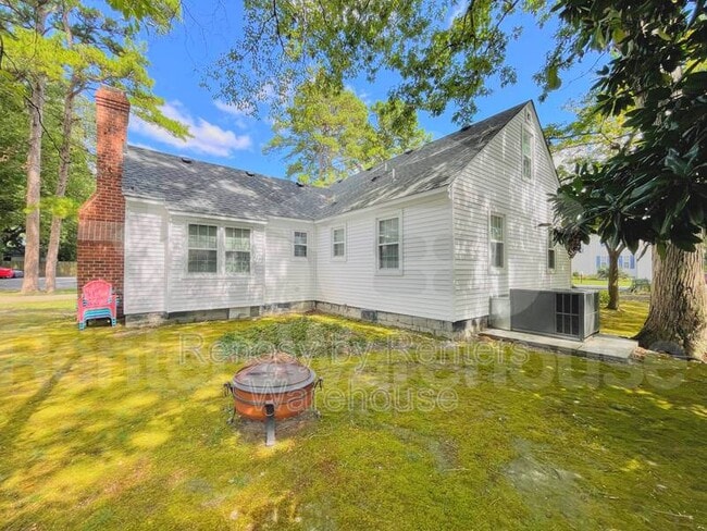 Building Photo - 1619 Laurel Ave