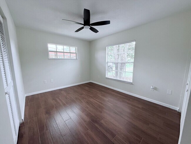 Building Photo - 3-Bed/2-Bath Sarasota Gem: Private Pool & Central Location!!