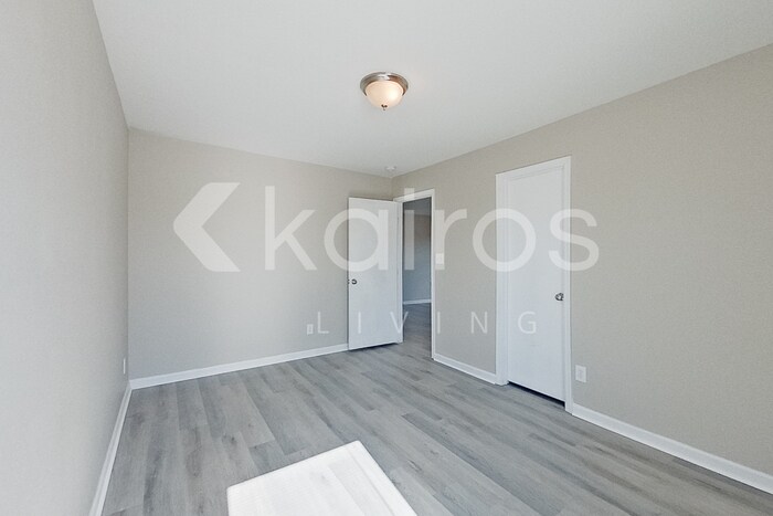 Building Photo - 100 Farmington Dr