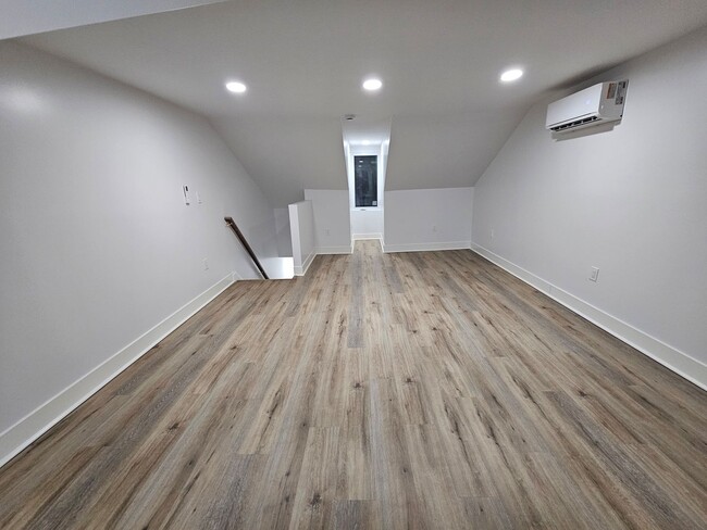 Building Photo - Amazing 3 bed 2.5 bath house for rent in L...