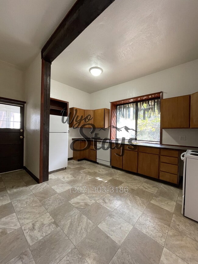 Building Photo - 409 S Brooks St