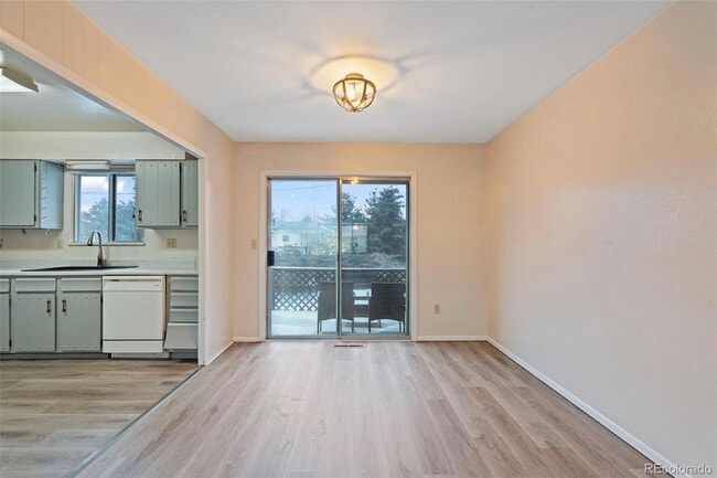 Building Photo - 6734 Hampton Dr