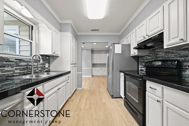 Building Photo - 3 bedroom home LOCATED OFF OF JONES CREEK ROAD!