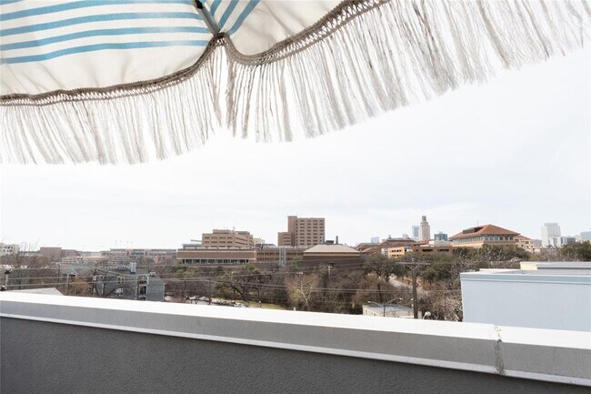 Building Photo - 3000 Speedway