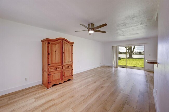 Primary Photo - 3457 NW 44th St