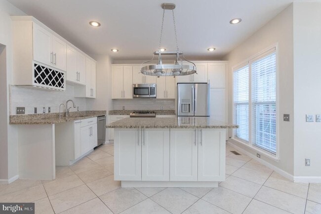Building Photo - 6313 Burgundy Leaf Ln