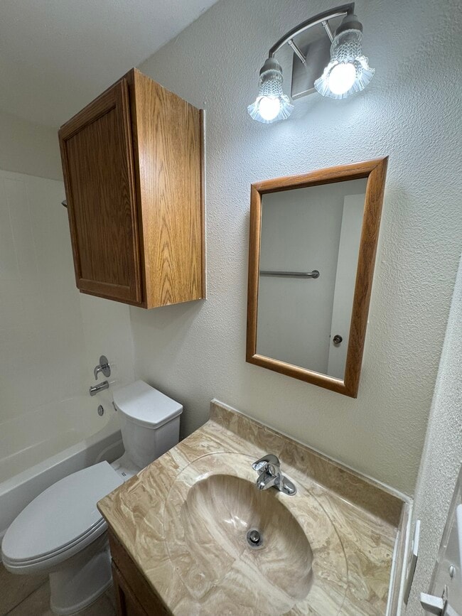 Building Photo - 9538 Cloverdale