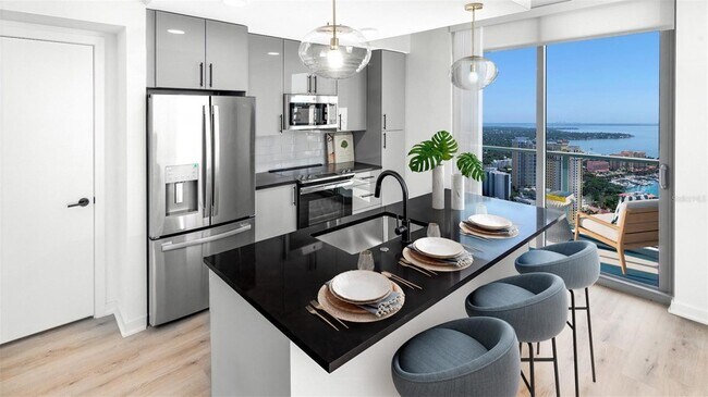 Building Photo - 225 1st Ave N