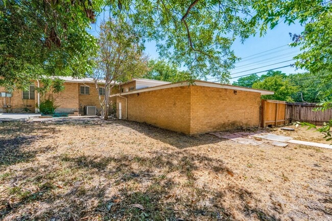 Building Photo - ALAMO HEIGHTS I.S.D.